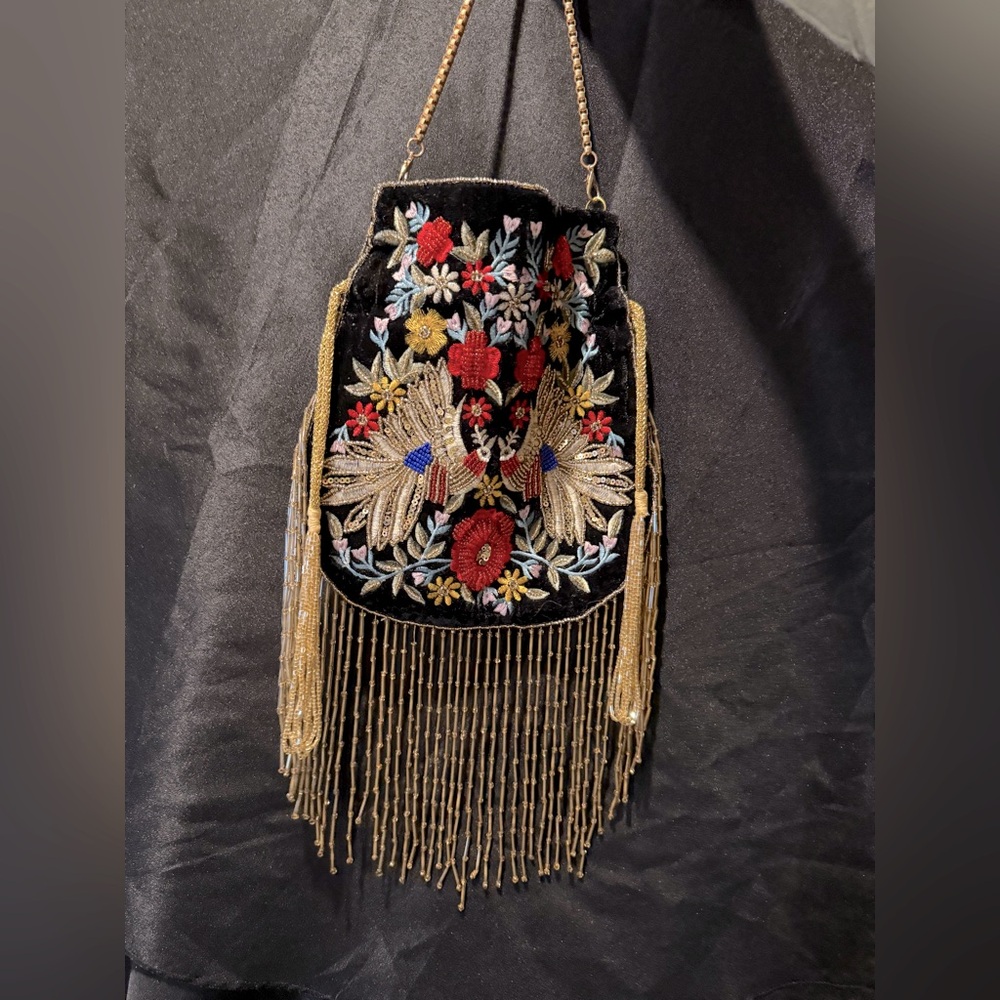 Ramla Mumbai - Threads of Light Echoes of Heritage handmade Beaded Moroccan Bag - Picture 5 of 11